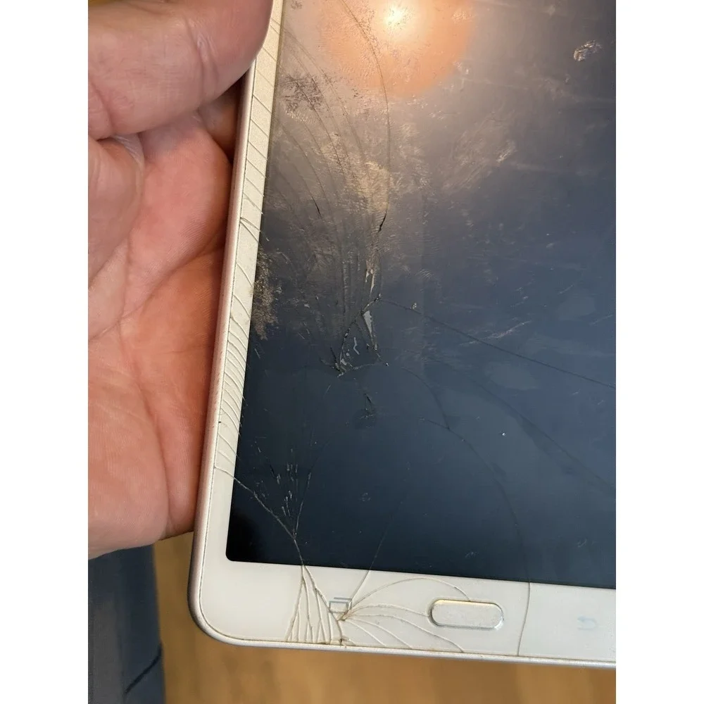 Samsung Galaxy Tab A 7-Inch 8GB Android, ,SM-T280 , Crack Screen And Camera